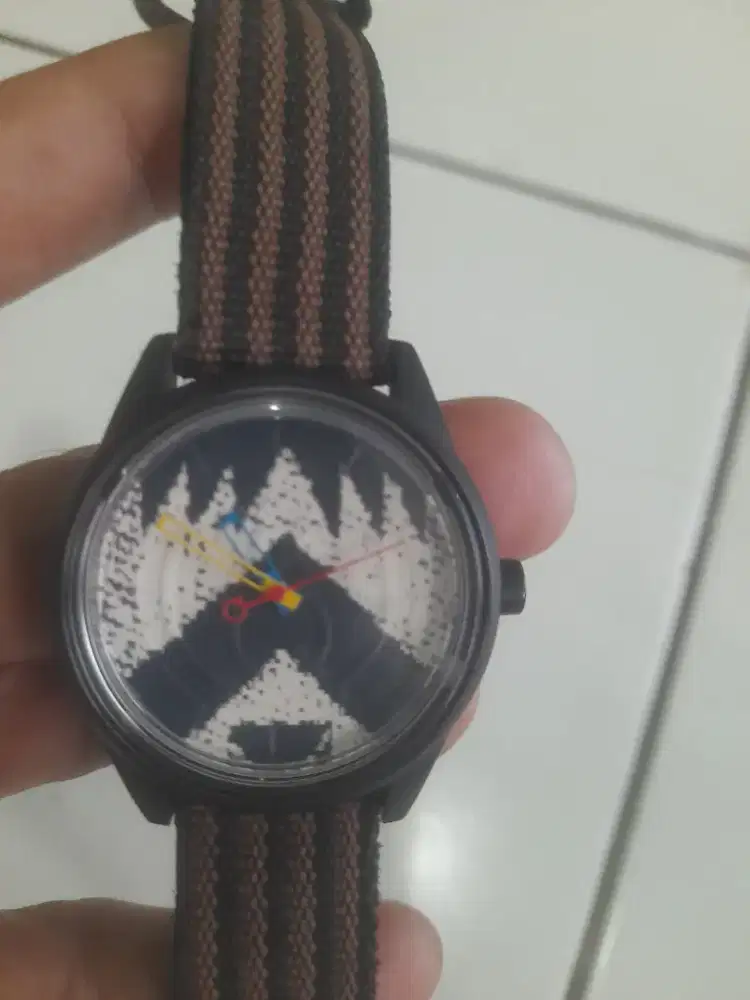 Jam tangan bukan casio