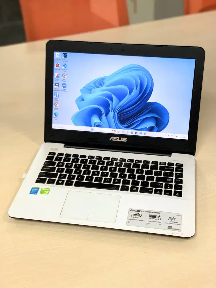 Dijual Murah - Laptop Asus RAM 8 GB SSD 512 GB Biasa Untuk Editing