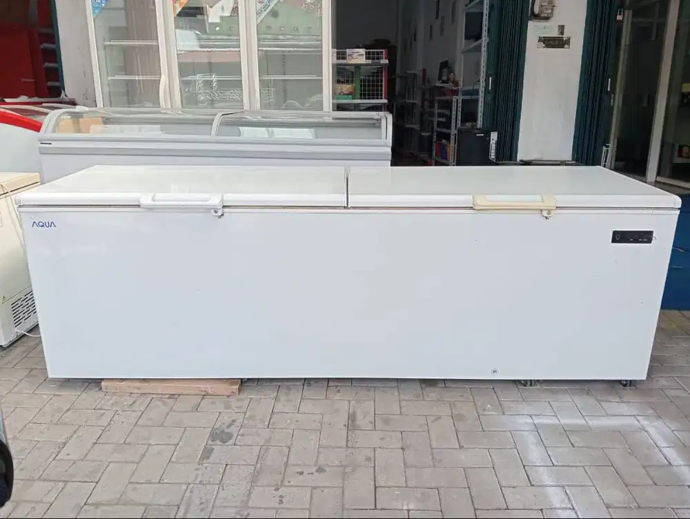 Freezer box bekas merk Aqua 1000L normal orisinil murah yogyakarta