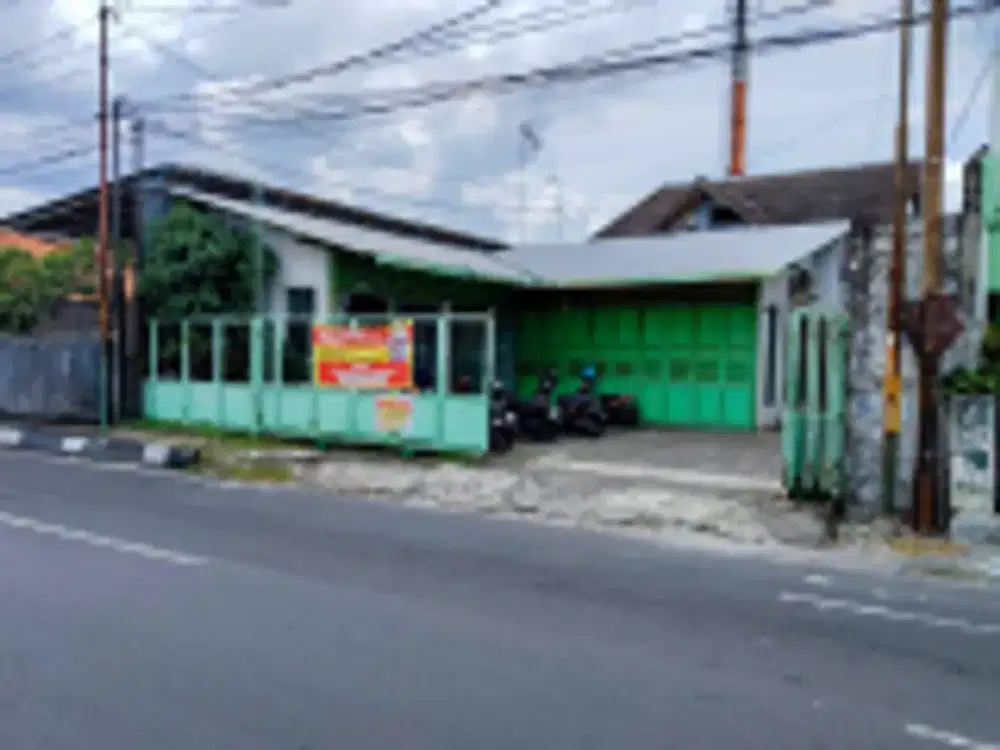 DIJUAL 1 BIDANG TANAH DENGAN TOTAL LUAS 896 M2 BERIKUT BANGUNAN - YOGYAKARTA