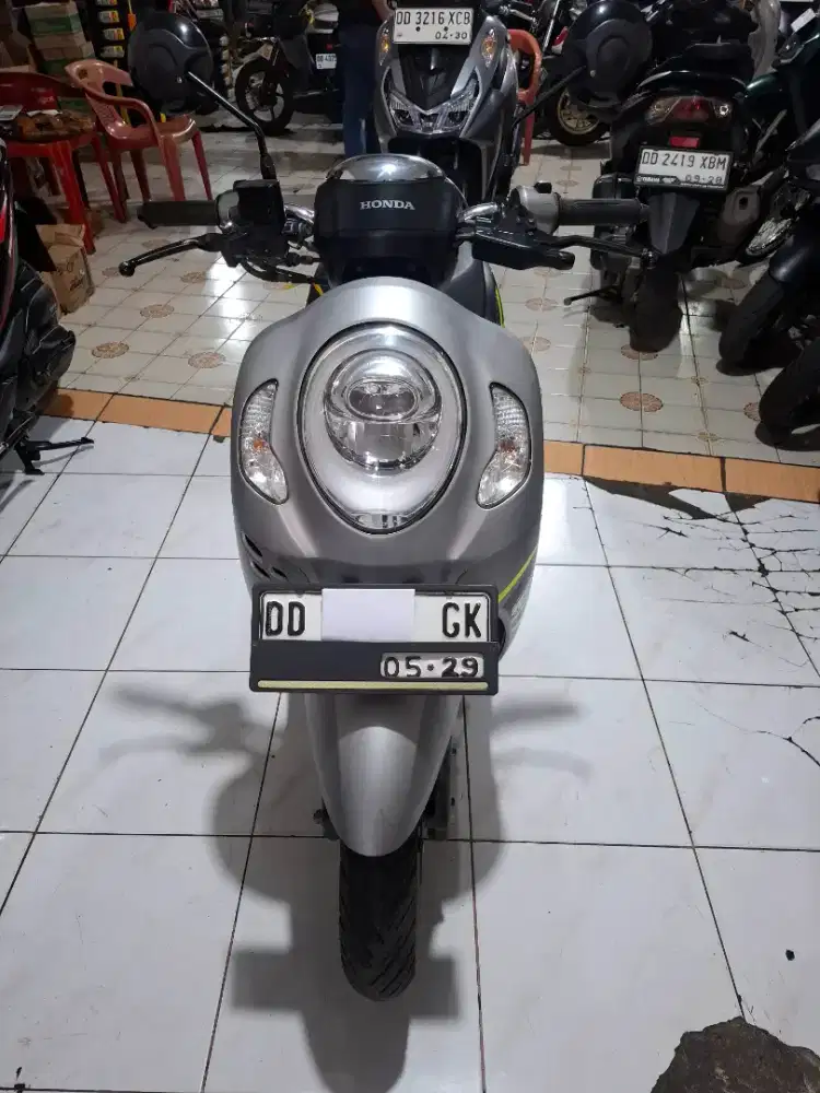 Honda Scoopy 110cc 2024 Silver Hitam