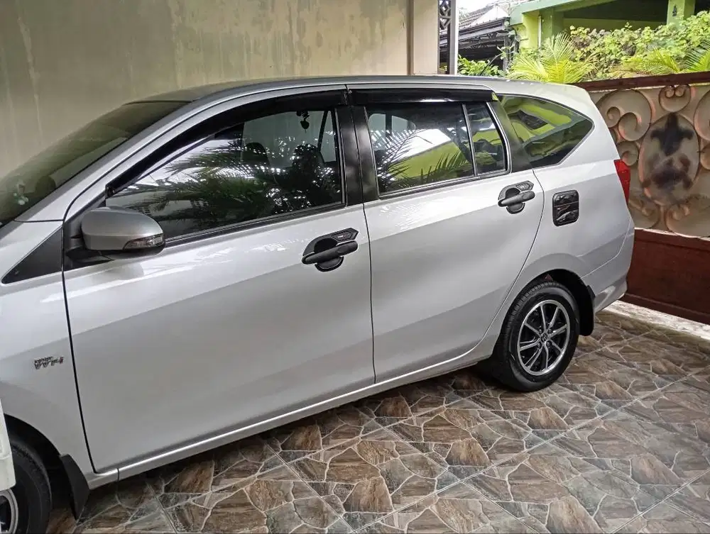 Dijual Mobil Calya Manual Istimewa