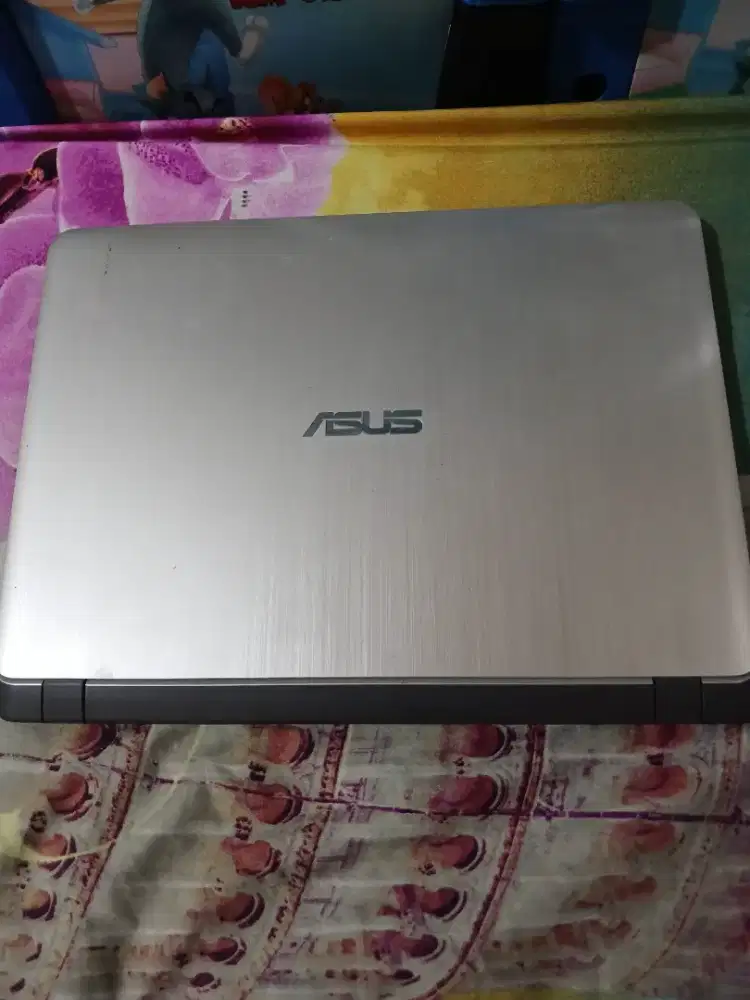 Laptop asus A407M