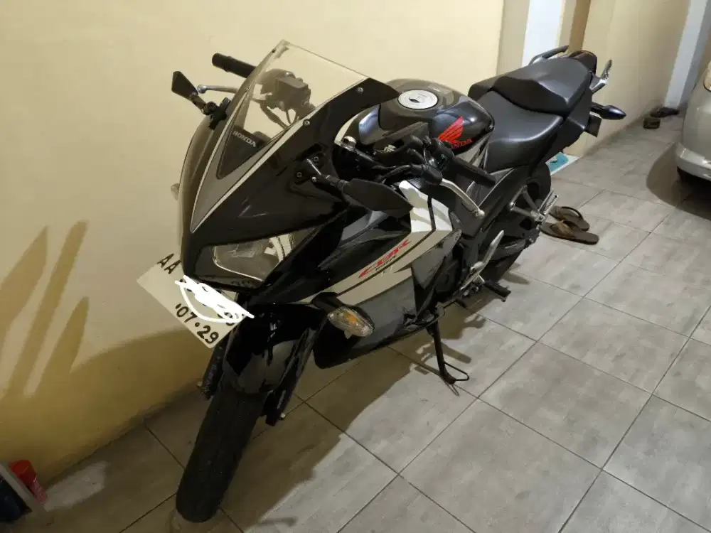 CBR 150 2015 hitam