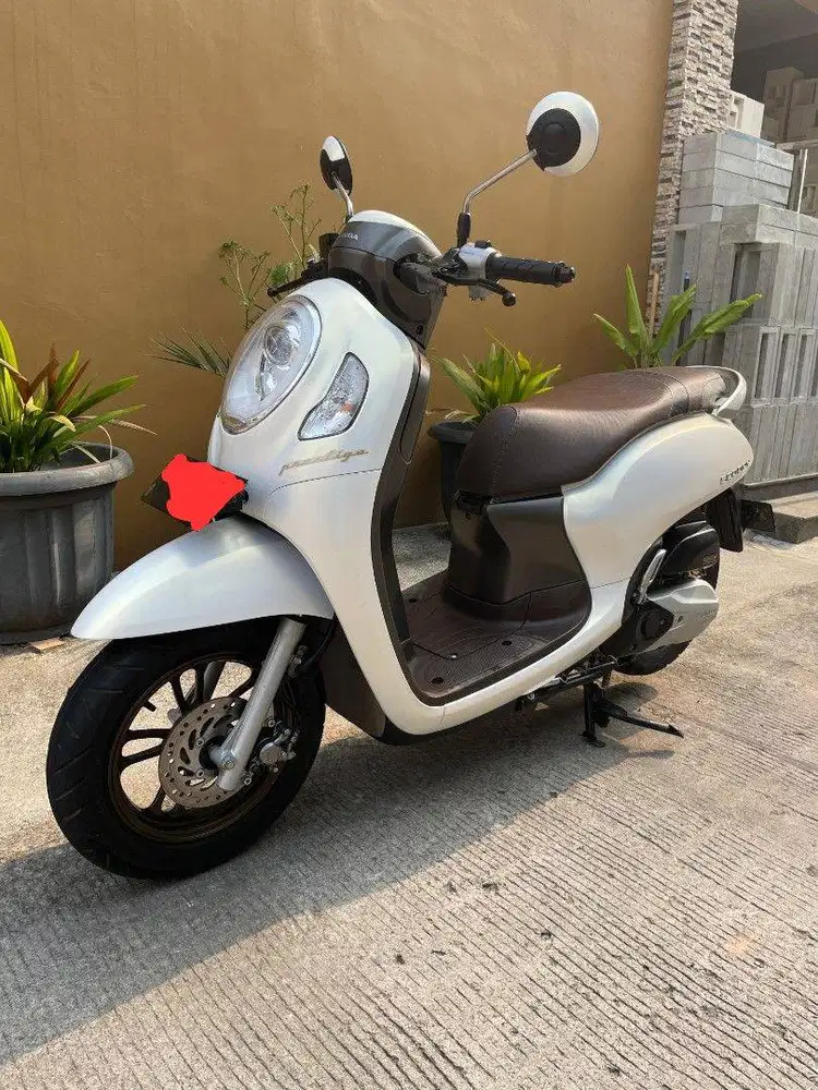 Jual Cepat Scoopy 2022 Warna Putih