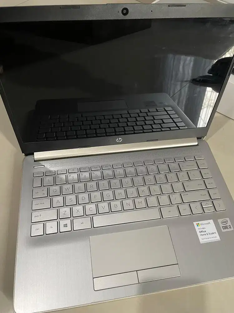 Laptop HP 14s CF2076TU