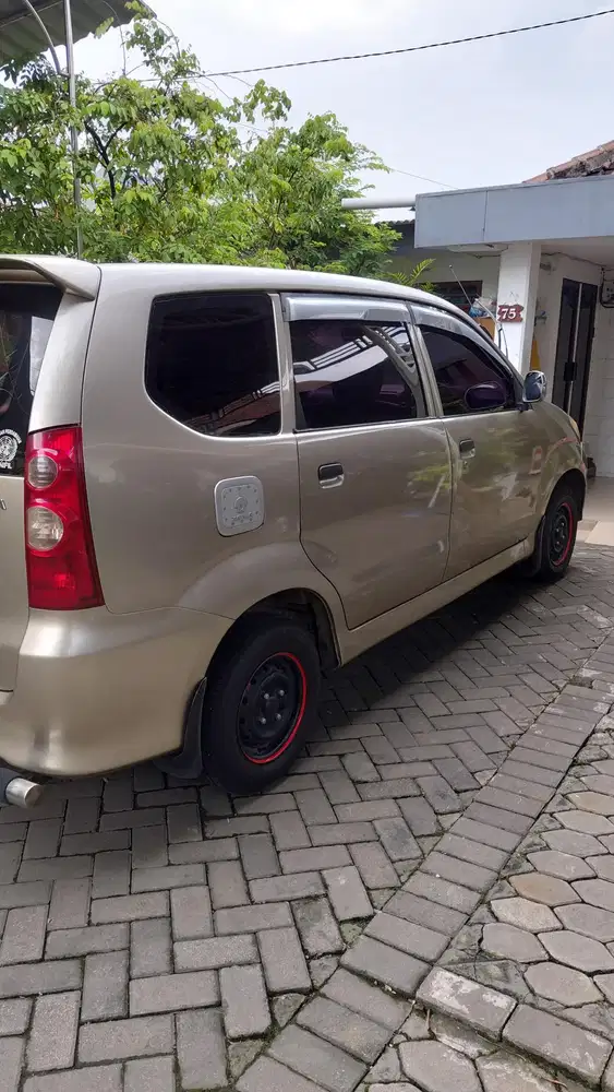 Daihatsu Xenia 2004 Bensin