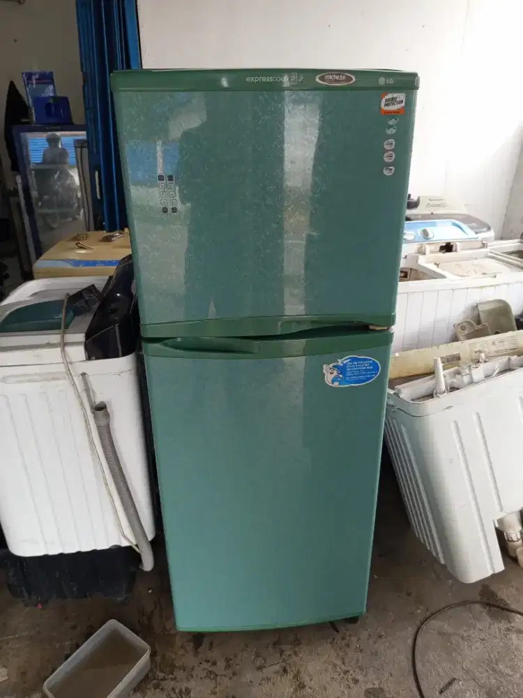 Kulkas LG 2 pintu
