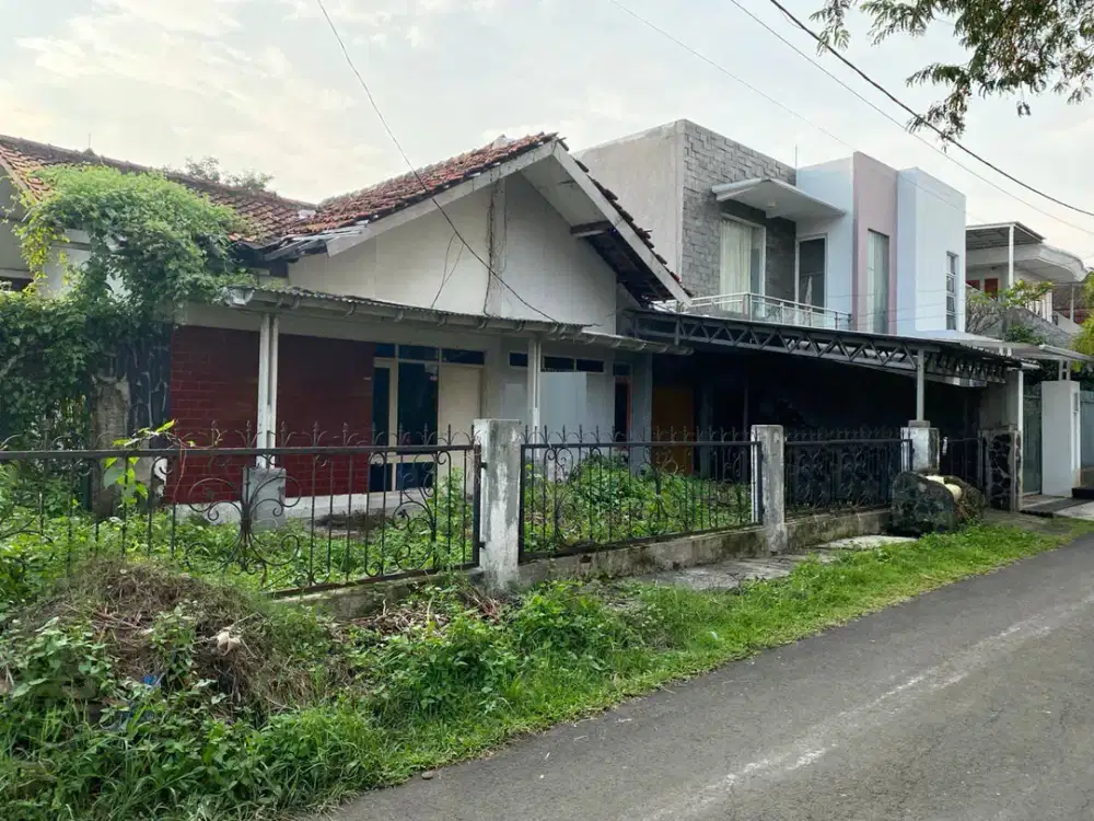 Dijual  Cepat Rumah Murah Hitung Tanah Lokasi favorit di Turangga dkt karawitan bandung