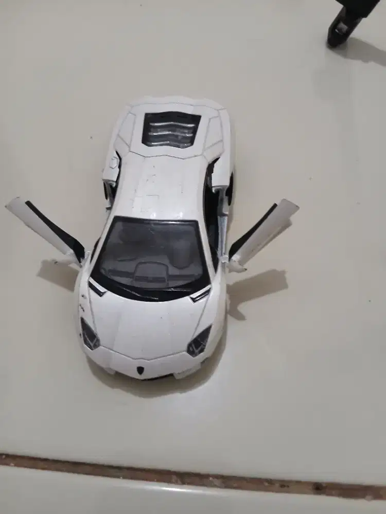 JUAL MINIATUR LAMBORGINI REVEULTO METAL