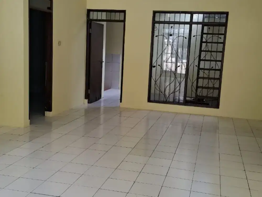 Disewakan Rumah Nyaman Siap Pakai Lokasi Startegis di Taman Kopo Indah 3 Bandung