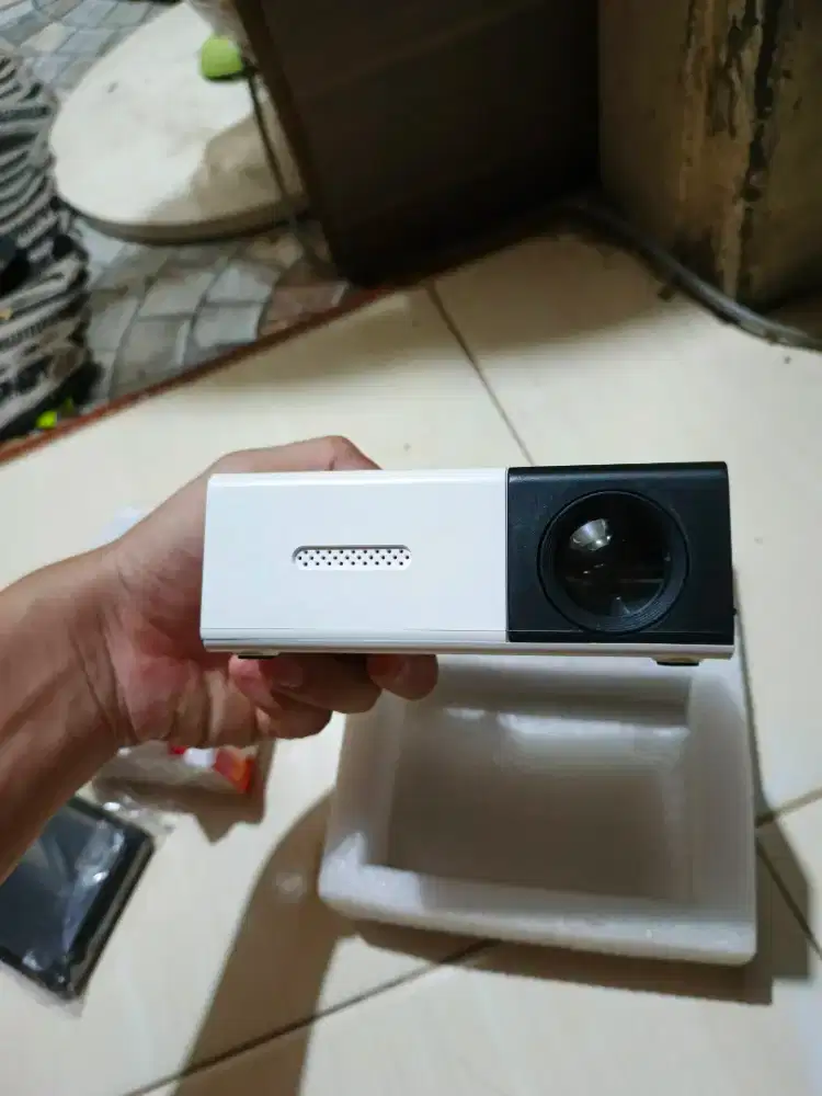 projector YG300Mini Komplit Tinggal Colok