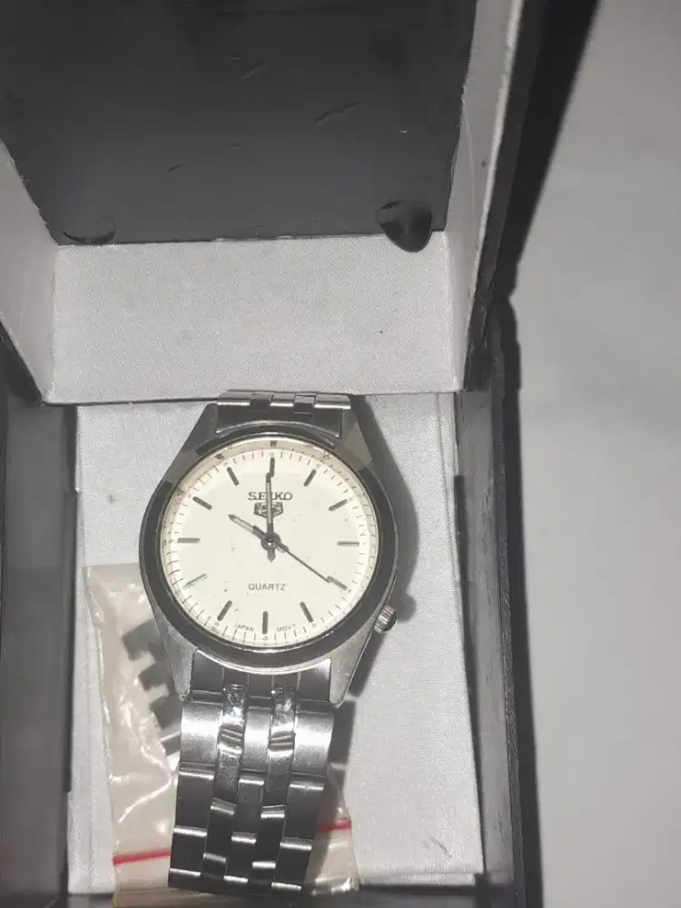 Jam tangan pria seiko