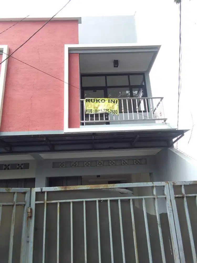 JUAL RUKO 2 LANTAI, KONDISI TERAWAT BERSIH. LOKASI STRATEGIS