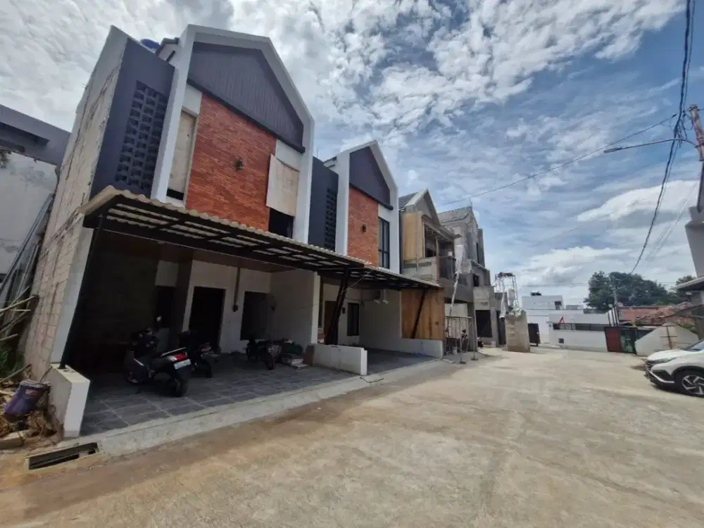 Rumah Besar 5KT Puri Navara Cibubur 1,5 M  DP 5% Free Biaya Siap Huni