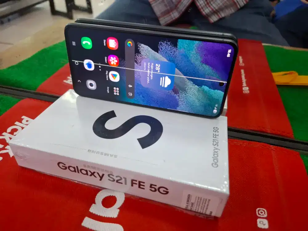 Samsung S21 FE 8/128 GB lengkap normal mulus