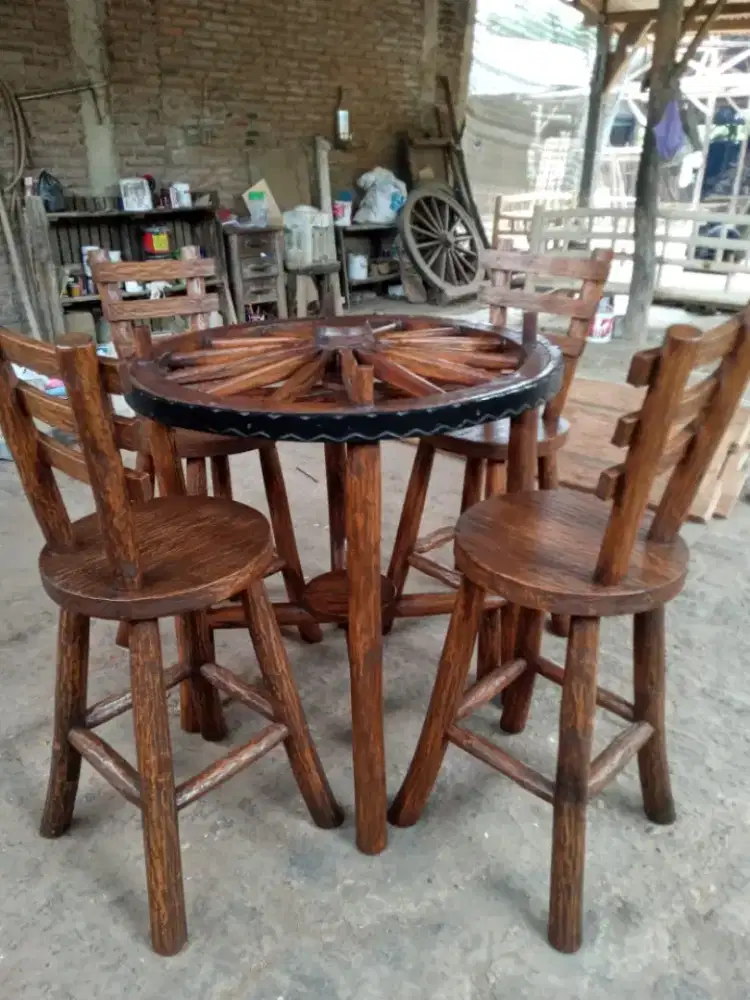 Set Kursi Makan Antik