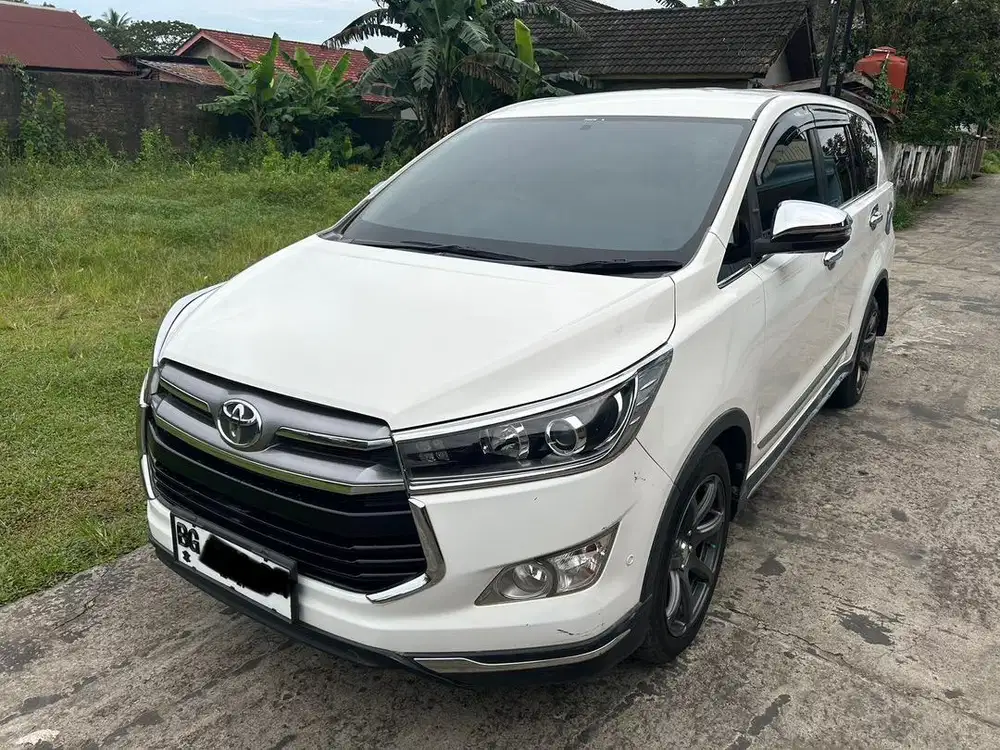 TOYOTA innova reborn V matic diesel 2019 (full upgrade venture)