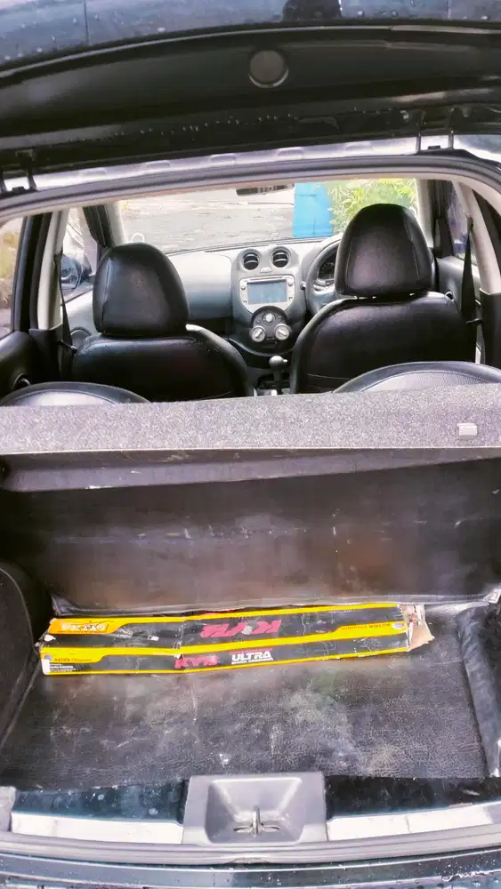 Nissan March 2011 Bensin