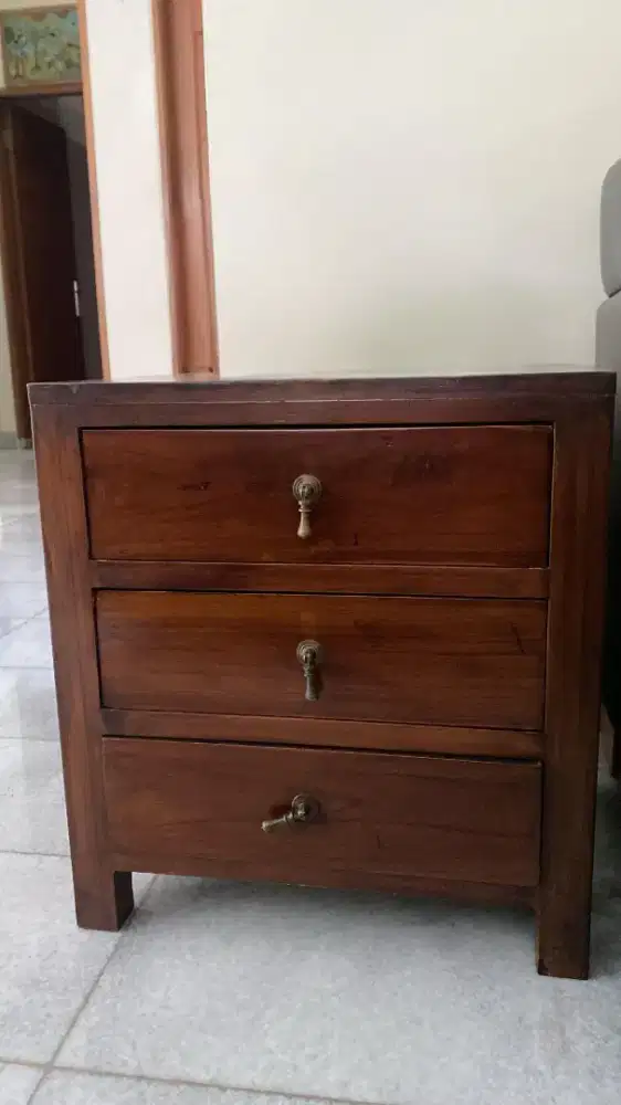 Meja lampu 3 laci jati asli