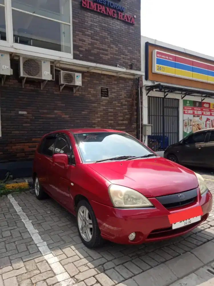 Mobil hatchback Suzuki Aerio