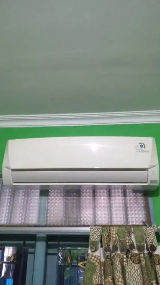 Di jual cepat ac Sharp 1/2 pk full original