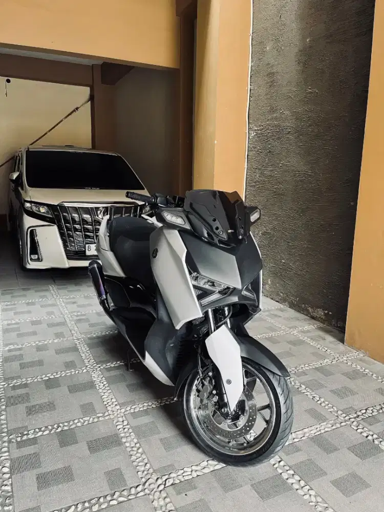 Xmax conected low km