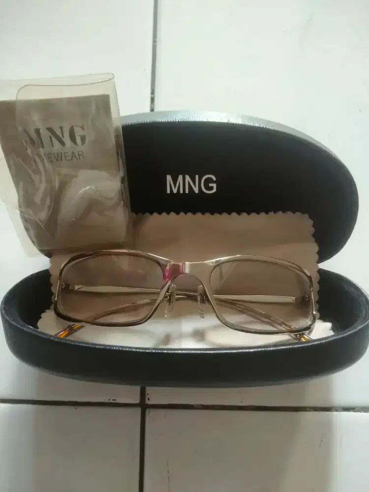 Frame kacamata MNG ori