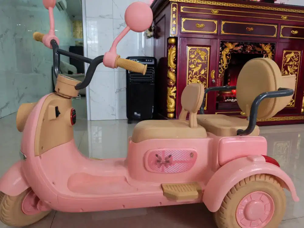 Motor aki scoopy boncengan