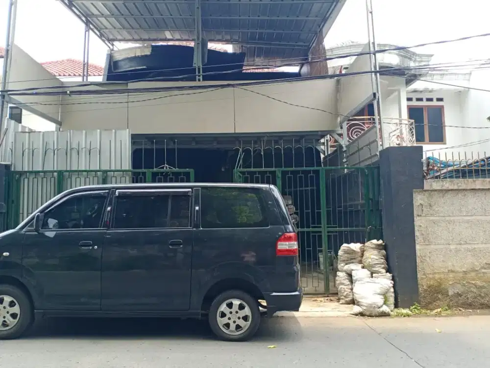 Rumah Kost 2 lt perlu Renov Jl Jambore Cibubru Ciracas Jakarta Timur