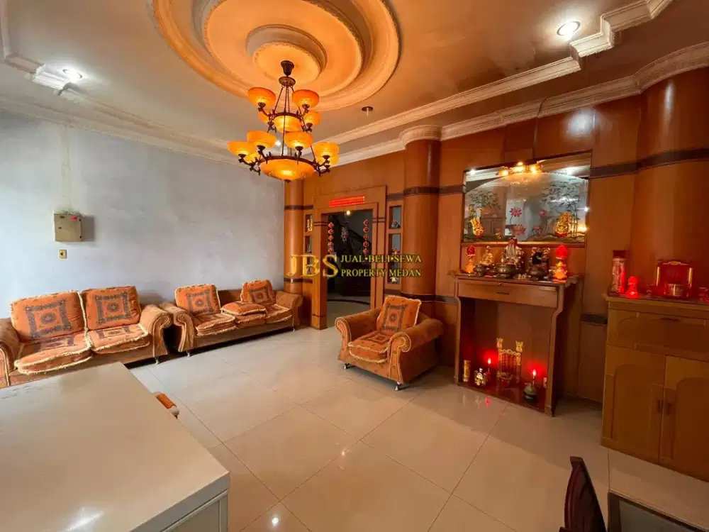 Dijual Rumah Furnished di Komplek Cemara Hijau Jalan Metal - Medan