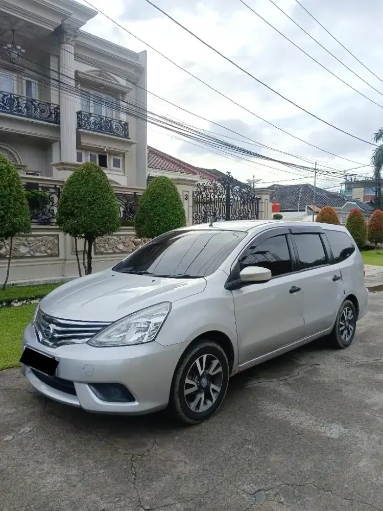 Dijual Nissan Grand Livina AT 2019 Low KM pribadi