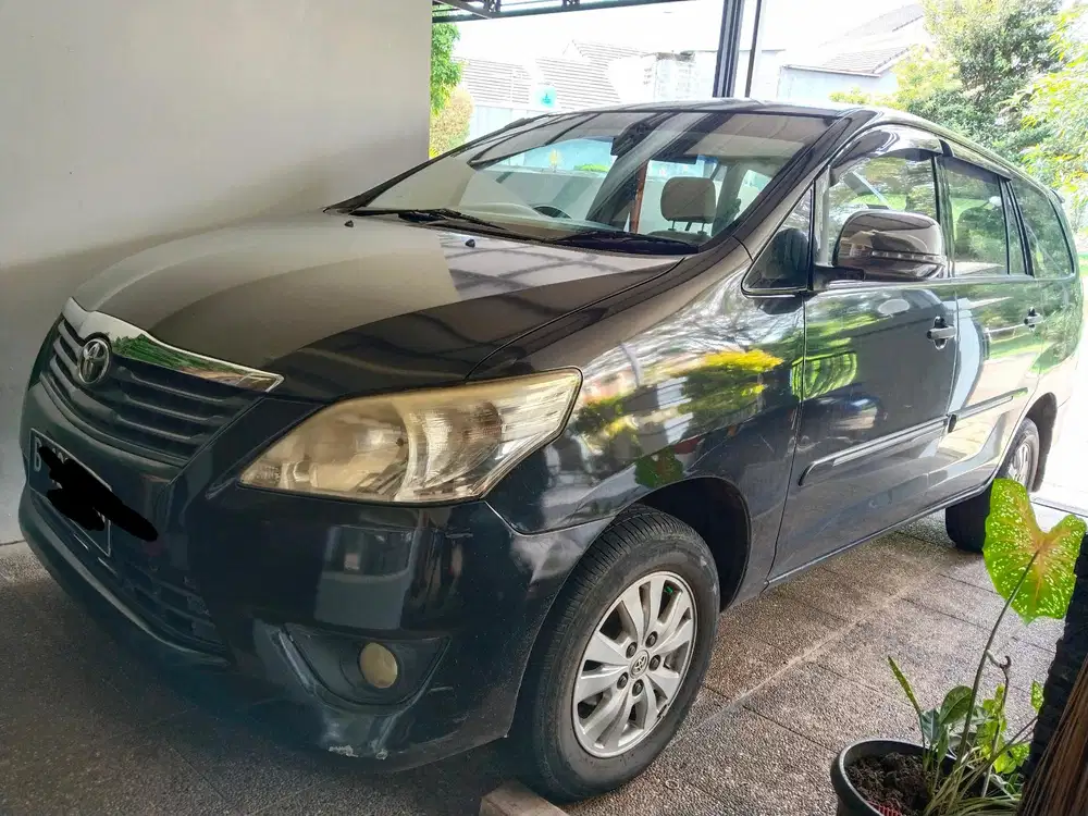 Toyota Kijang Innova 2012 Bensin