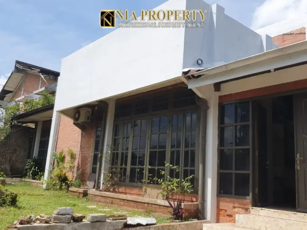 RUMAH 2 LANTAI ASRI, NYAMAN & TERAWAT, HANYA SELANGKAH DARI LRT HARJAMUKTI DEPOK CIBUBUR