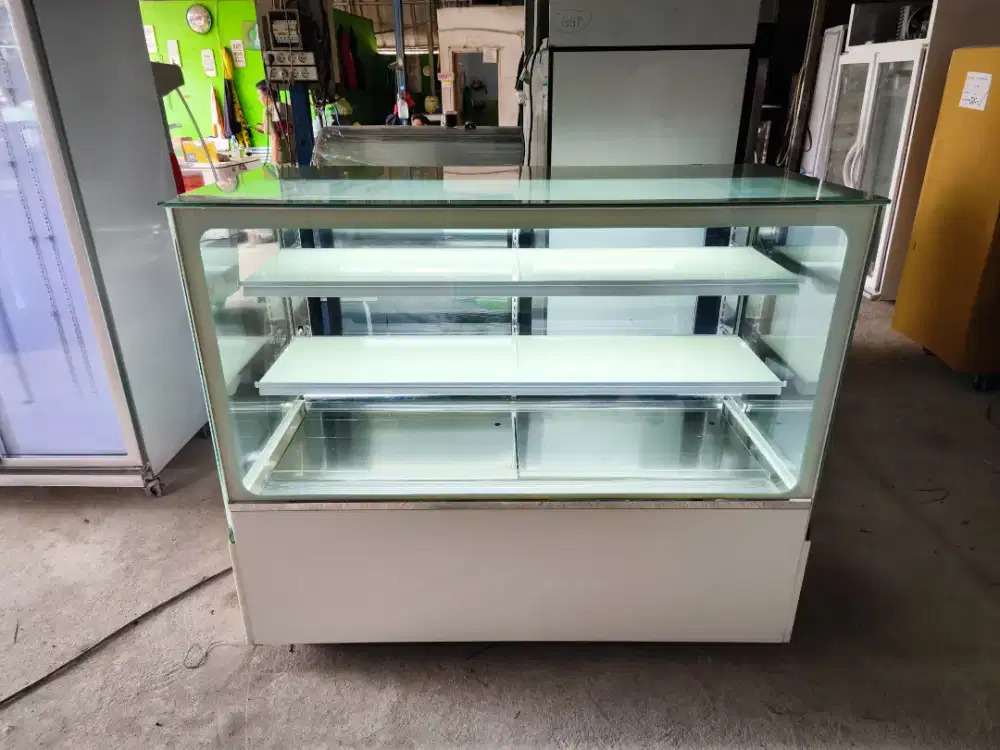 MRA CAKE SHOWCASE 150 cm (SECOND)