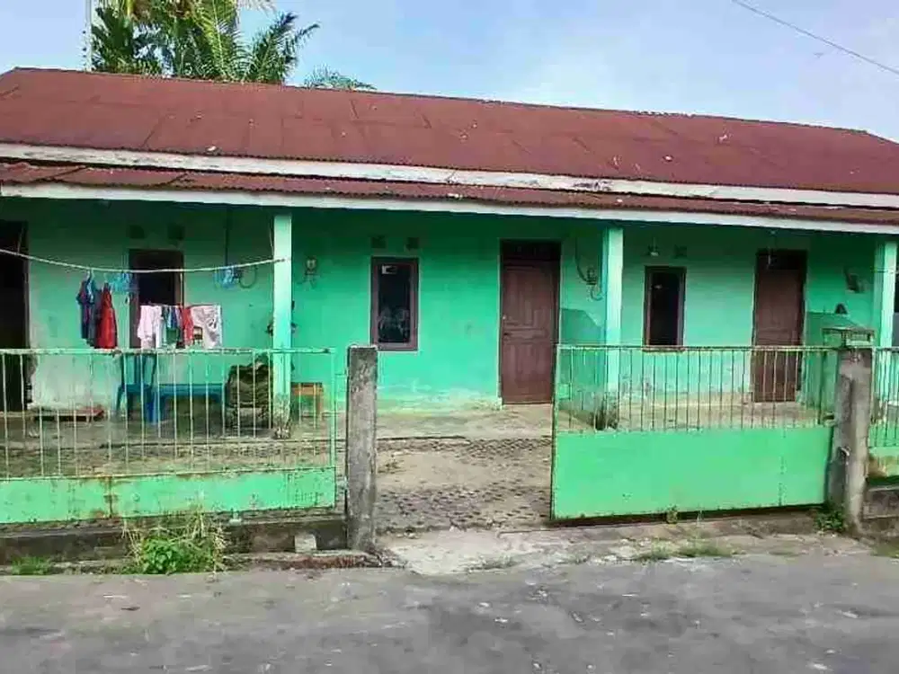 Dijual bedeng 4 pintu luas 300 m²