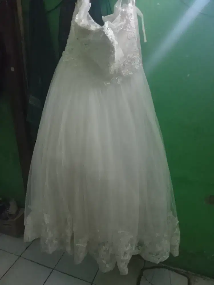 Jual baju  pesta  putih