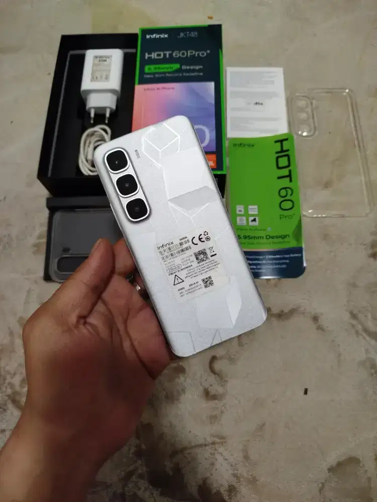 infinix hot 60 pro+ ram8/256 fulset like new garansi