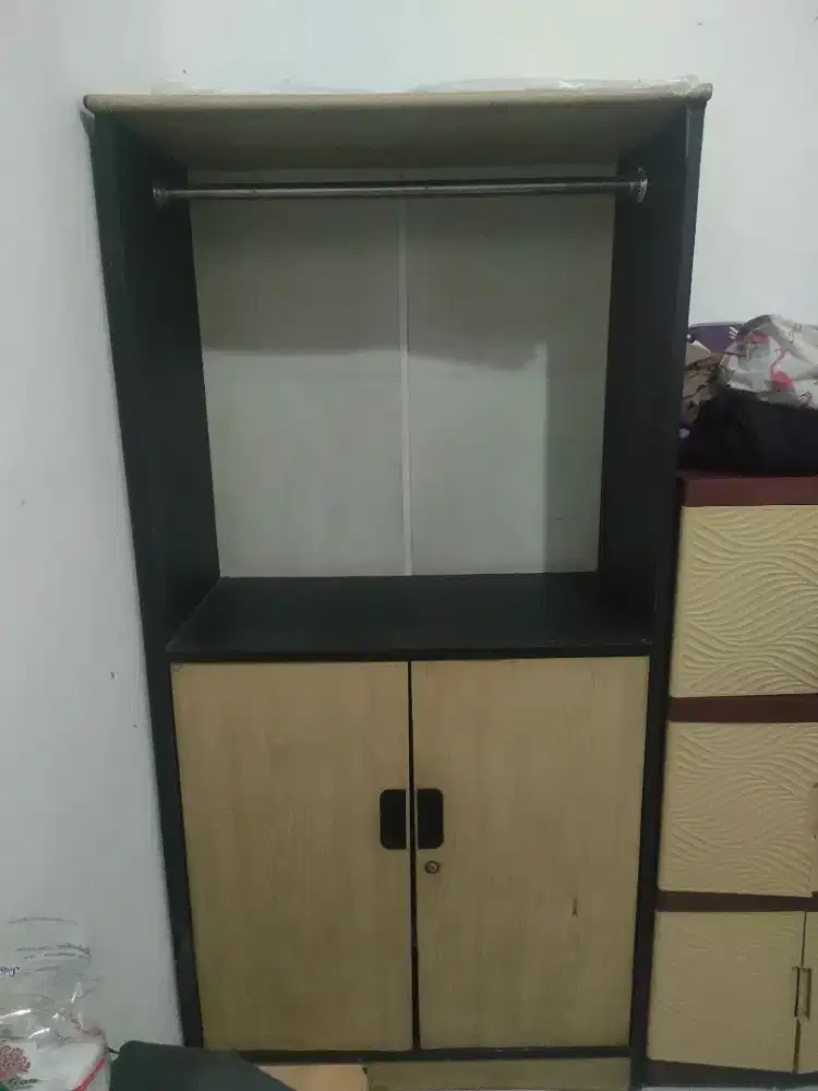 lemari pakaian baju