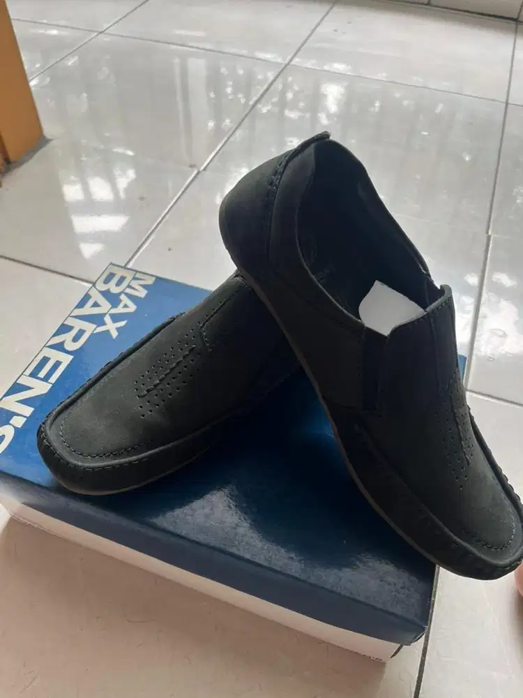 Sepatu loafer kulit max barens