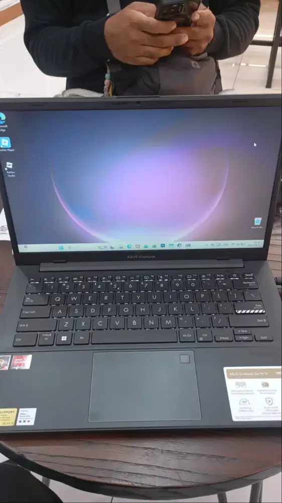 ASUS VIVOBOOK E14 AMD RYZEN 3 720U 8/512GB |BEKAS