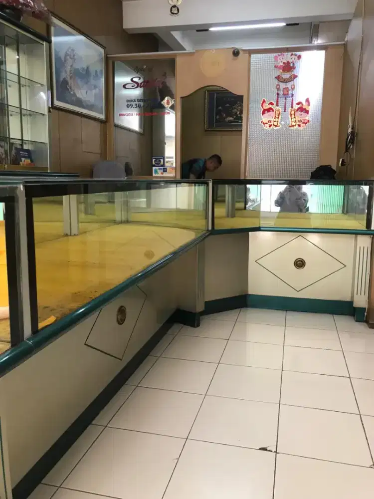 Rak Optik Bekas Display