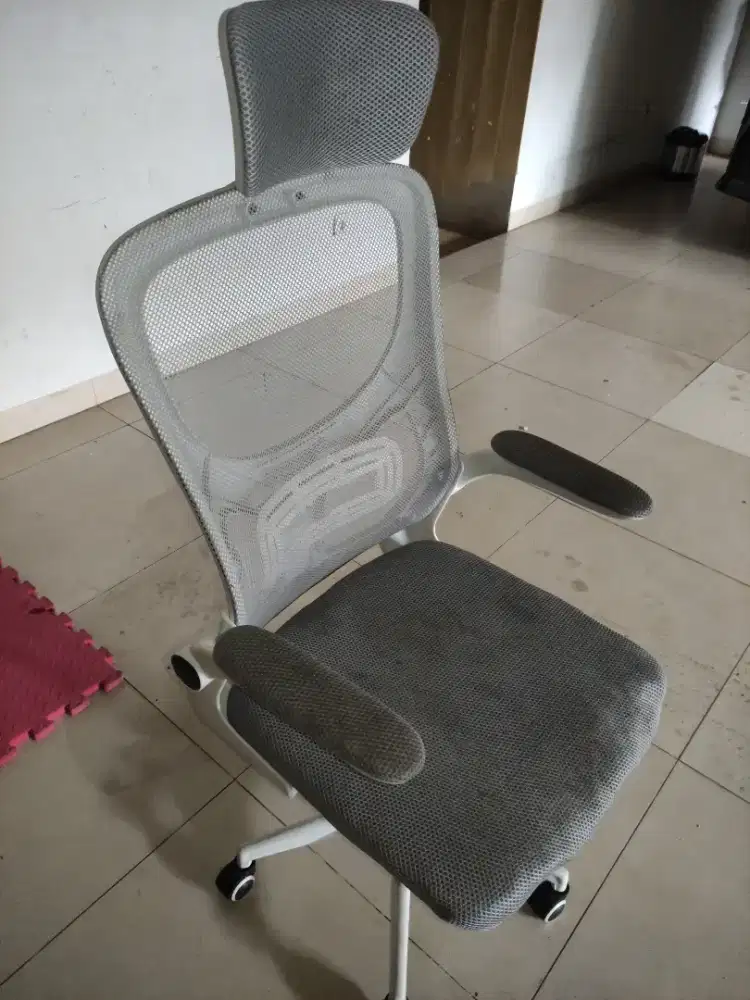 Kursi kantor Kursi game Kursi konten