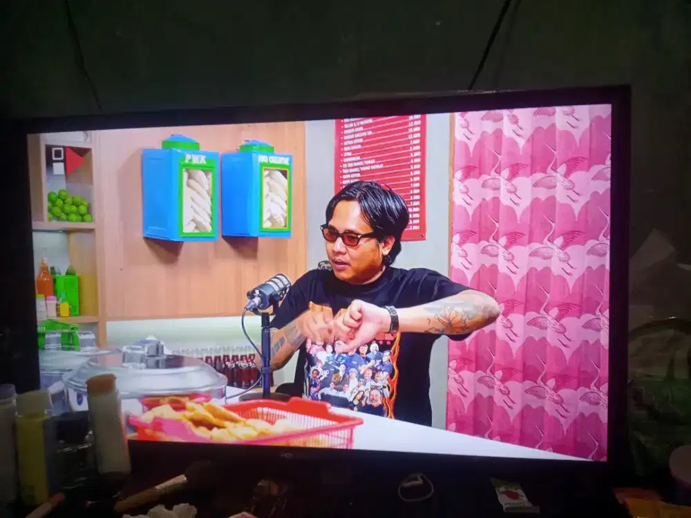Di jual tv Polytron 32in mulus