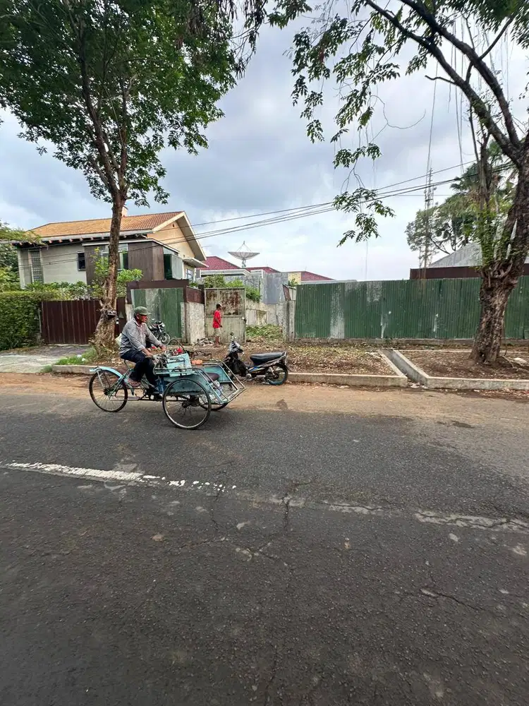 DIJUAL TANAH JL.WR SUPRATMAN KOMERSIAL LANGKA DEKAT RAYA DARMO
