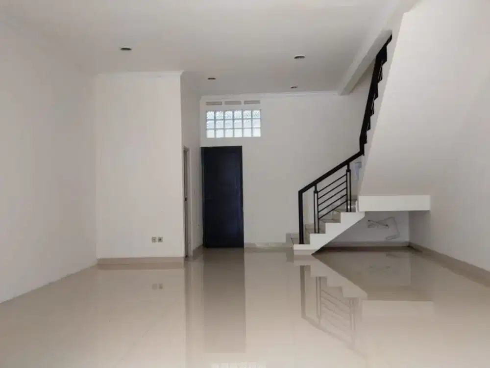 Ruko 3.5 lantai SHGB Bagus Strategis pusat kota di Jl Pajajaran, Bandung