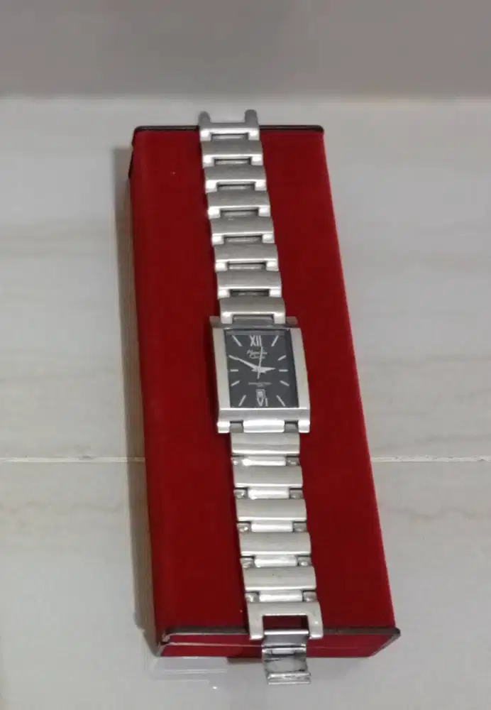 Dijual Murahhh..Jam Tangan Analog Merk Alexandre Christie..