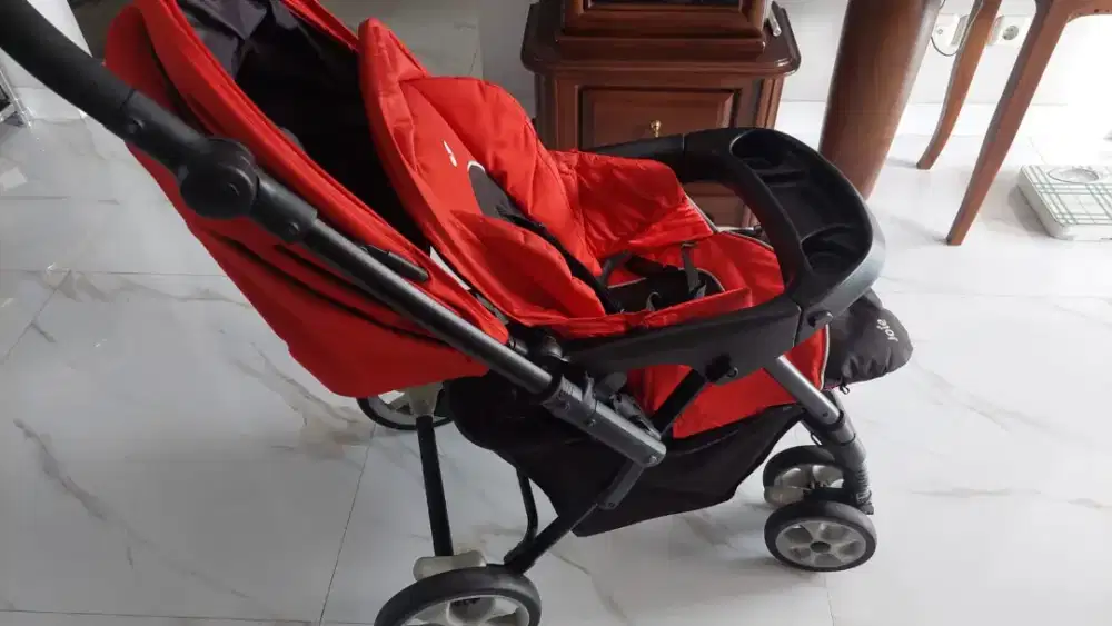 Stroller Joie masih kinclong dan sangat terawat