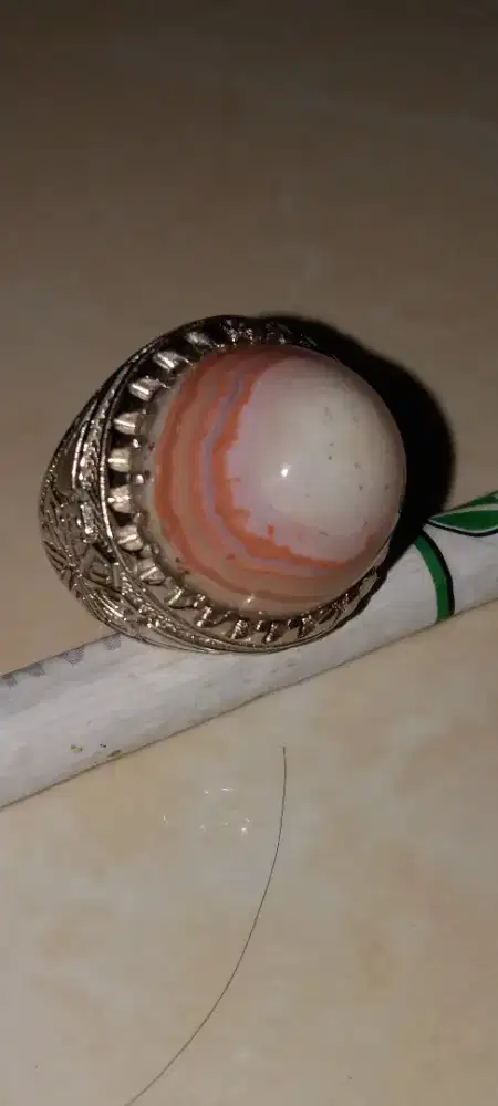 Batu  akik puser bumi