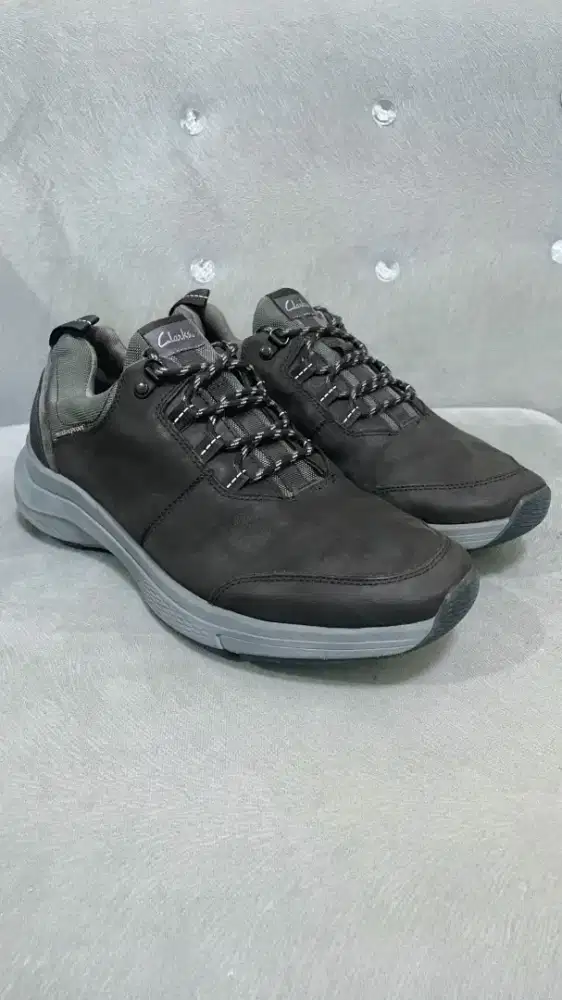 Sepatu Clarks Wave original size 43